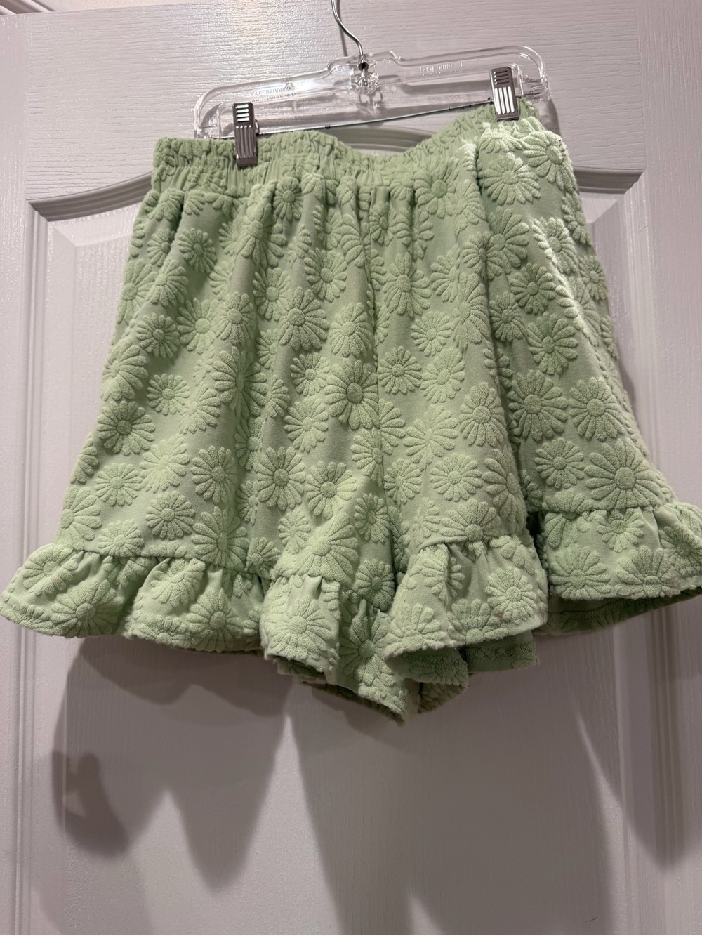 Textured Daisy Embossed Ruffle Sleeve and Ruffle Hem Set- Light Green - Picture 4 of 6